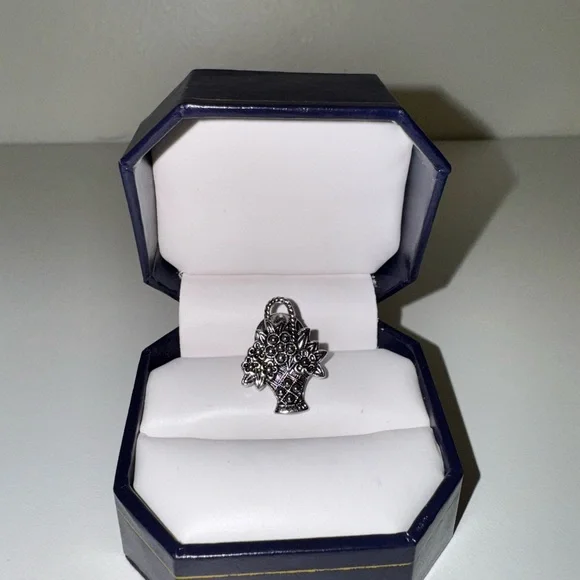 Vintage Flower Bouquet Pin Brooch - Picture 4 of 6